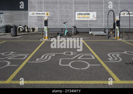 Stazione di ricarica per auto elettriche, Helsinki, Finlandia, Europa Foto Stock