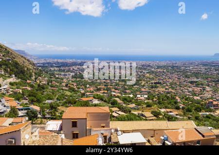 Vista in elevazione della città di Palermo nel nord ovest della Sicilia Foto Stock