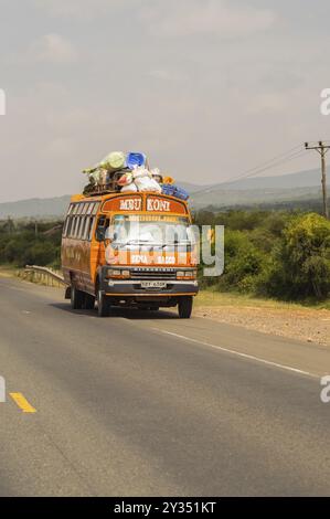 Nairobi, Kenya, Afrique-06/01/2018.autobus colorato di diversi motivi nella campagna del Kenya in Africa, Africa Foto Stock