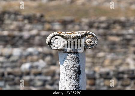 Antica colonna - parte della città macedone di Stobi dal 359 a.C., sito archeologico Foto Stock