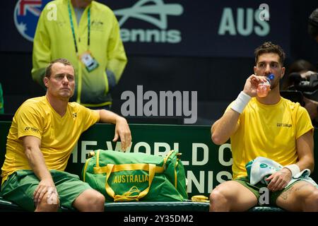 Lleyton Hewitt capitano della squadra australiana (L) e Thanasi Kokkinakis della squadra australiana (R) durante la finale di Coppa Davis del gruppo B match a Septemb Foto Stock