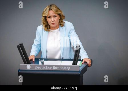 Steffi Lemke, Bundesministerin fuer Umwelt, Naturschutz, nukleare Sicherheit und Verbraucherschutz, waehrend einer Bundestagssitzung a Berlino, 12.09.2024. Berlin Deutschland *** Steffi Lemke, Ministro federale dell'ambiente, della conservazione della natura, della sicurezza nucleare e della tutela dei consumatori, durante una sessione del Bundestag a Berlino, 12 09 2024 Berlino Germania Copyright: XJulianexSonntag/photothek.dex Foto Stock