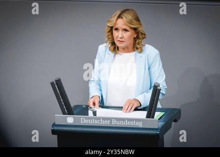 Steffi Lemke, Bundesministerin fuer Umwelt, Naturschutz, nukleare Sicherheit und Verbraucherschutz, waehrend einer Bundestagssitzung a Berlino, 12.09.2024. Berlin Deutschland *** Steffi Lemke, Ministro federale dell'ambiente, della conservazione della natura, della sicurezza nucleare e della tutela dei consumatori, durante una sessione del Bundestag a Berlino, 12 09 2024 Berlino Germania Copyright: XJulianexSonntag/photothek.dex Foto Stock