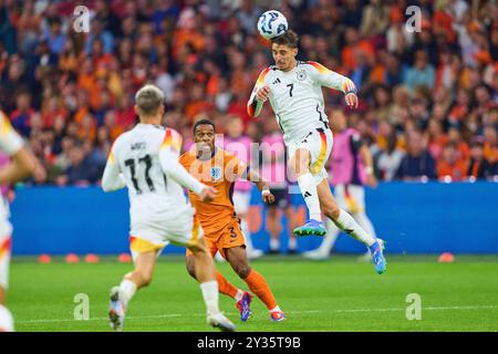 Kai Havertz, DFB 7 gareggiano per il pallone, tackle, duello, colpo di testa, zweikampf, azione, lotta contro Jurrien Timber, NL 3 nella partita UEFA Nations League 2024 PAESI BASSI - GERMANIA 2-2 nella stagione 2024/2025 del 10 settembre 2024 ad Amsterdam, NL. Fotografo: Peter Schatz Foto Stock