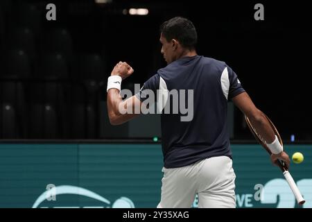 Bologna, Italia. 12 settembre 2024. Thiago Monteiro celebra durante le finali di Coppa Davis 2024 la partita di gruppo A tra Tallon Griekspoor (Paesi Bassi) e Thiago Monteiro (Brasile) all'Unipol Arena di Bologna, Italia - 12 settembre 2024. Sport - Tennis. (Foto di massimo Paolone/LaPresse) credito: LaPresse/Alamy Live News Foto Stock