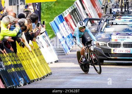 Heusden Zolder, Belgio. 11 settembre 2024. HEUSDEN-ZOLDER, BELGIO - 11 SETTEMBRE: Il belga Lotte Kopecky gareggia nella prova individuale a tempo femminile Elite una prova ciclistica di 31 km da Heusden-Zolder a Hasselt durante il 30° Campionato europeo di ciclismo su strada UEC 2024 sul circuito Zolder l'11 settembre 2024 a Heusden-Zolder, Belgio. (Foto di Rene Nijhuis/Agenzia BSR) credito: Agenzia BSR/Alamy Live News Foto Stock