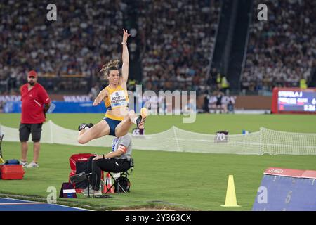 Alina Rotaru-Kottmann (Romania) durante il salto lungo femminile al Golden Gala Pietro Mennea Diamond League Athletics 2024, Roma, Italia Foto Stock