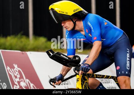 Heusden Zolder, Belgio. 11 settembre 2024. HEUSDEN-ZOLDER, BELGIO - 11 SETTEMBRE: L'Italia Edoardo Affini partecipa alla prova individuale a tempo maschile Elite un percorso ciclistico di 31 km da Heusden-Zolder a Hasselt durante il 30° Campionato europeo di ciclismo su strada UEC 2024 sul circuito Zolder l'11 settembre 2024 a Heusden-Zolder, Belgio. (Foto di Rene Nijhuis/Agenzia BSR) credito: Agenzia BSR/Alamy Live News Foto Stock