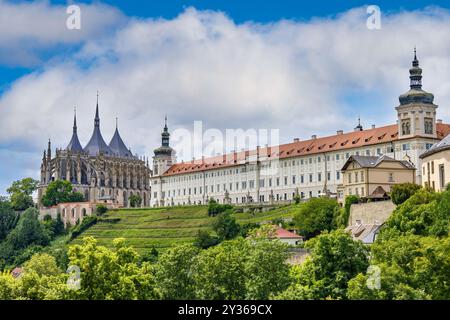 Chiesa di Santa Barbara, chiesa cattolica romana a Kutná Hora (Boemia) in stile cattedrale, e collegio gesuita Foto Stock