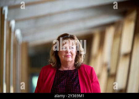 Edimburgo Scozia, Regno Unito 12 settembre 2024. Segretario di gabinetto per i trasporti Fiona Hyslop MSP al Parlamento scozzese. credito sst/alamy notizie in diretta Foto Stock