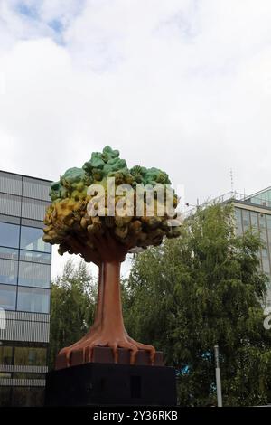 Scultura dell'albero delle mani a Coventry Foto Stock