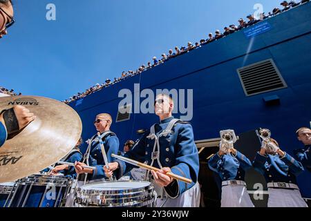 Colorado Springs, Colorado, Stati Uniti. 31 agosto 2024. La band dell'Air Force Academy si esibisce nel tunnel prima di una partita di football contro il Merrimack College nel Falcon Stadium presso la U.S. Air Force Academy il 31 agosto 2024 a Colorado Springs, Colosso. Air Force sconfisse Merrimack 21-6 nella prima gara della stagione regolare, la vittoria segna la loro vittoria di apertura per 18 anni consecutivi. (Credit Image: © U.S. Air Force/ZUMA Press Wire) SOLO PER USO EDITORIALE! Non per USO commerciale! Foto Stock