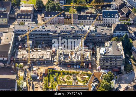 Luftbild, Großbaustelle für Wohngebäude an der Sternbergstraße auf dem ehemaligen Firmengelände Wittkopp und Berninghaus, Neubau für Klima-Kita mit Spielplatz an der Nordstraße, Velbert, Ruhrgebiet, Nordrhein-Westfalen, Deutschland ACHTUNGxMINDESTHONORARx60xEURO *** Sternbergstraße Nordstraße Foto Stock