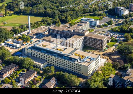 Luftbild, Helios Klinikum Niederberg Krankenhaus mit Neubau, Velbert, Ruhrgebiet, Nordrhein-Westfalen, Deutschland ACHTUNGxMINDESTHONORARx60xEURO *** Vista aerea, Helios Klinikum Niederberg Hospital con nuovo edificio, Velbert, zona Ruhr, Renania settentrionale-Vestfalia, Germania Foto Stock