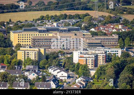 Luftbild, Helios Klinikum Niederberg Krankenhaus mit Neubau, Velbert, Ruhrgebiet, Nordrhein-Westfalen, Deutschland ACHTUNGxMINDESTHONORARx60xEURO *** Vista aerea, Helios Klinikum Niederberg Hospital con nuovo edificio, Velbert, zona Ruhr, Renania settentrionale-Vestfalia, Germania Foto Stock