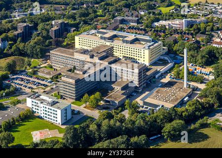 Luftbild, Helios Klinikum Niederberg Krankenhaus mit Neubau, Velbert, Ruhrgebiet, Nordrhein-Westfalen, Deutschland ACHTUNGxMINDESTHONORARx60xEURO *** Vista aerea, Helios Klinikum Niederberg Hospital con nuovo edificio, Velbert, zona Ruhr, Renania settentrionale-Vestfalia, Germania Foto Stock