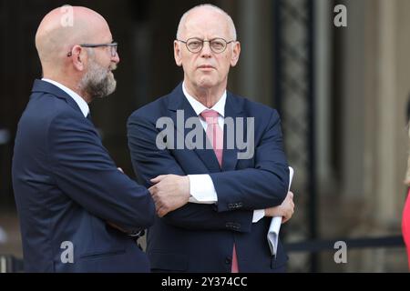 Potsdam, Brandeburgo, Germania. 12 settembre 2024. Brandeburgo: La foto mostra l'ex ministro della difesa Rudolf Scharping e Moritz van DÃ¼lmen prima della cerimonia M100 Media Award nell'Orangerie Sanssouci di Potsdam (Credit Image: © Simone Kuhlmey/Pacific Press via ZUMA Press Wire) SOLO PER USO EDITORIALE! Non per USO commerciale! Foto Stock