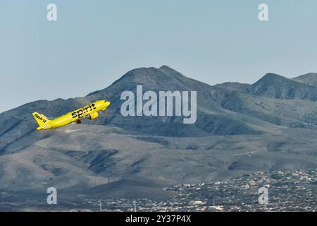 L'aereo Spirit Airlines decolla dall'aeroporto Harry Reid di Las Vegas. Foto Stock