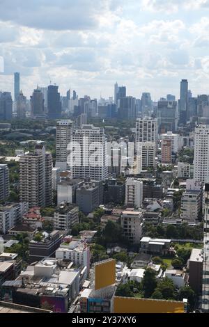 Vista aerea della capitale della Thailandia in una giornata di sole con nuvole Foto Stock