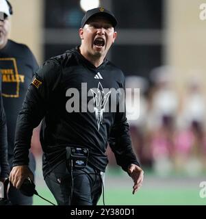 San Marcos, Texas, Stati Uniti. 12 settembre 2024. L'allenatore Kenny Dillingham dello stato dell'Arizona durante una partita di football NCAA tra Texas State e Arizona State il 12 settembre 2024 a San Marcos, Texas. Arizona State Won, 31-28. (Credit Image: © Scott Coleman/ZUMA Press Wire) SOLO PER USO EDITORIALE! Non per USO commerciale! Foto Stock