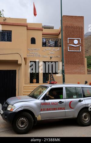 Il villaggio di Imlil, situato nelle montagne dell'alto Atlante alle porte del Parco Nazionale di Toubkal, è il punto di partenza per la salita del Monte Toubkal, wh Foto Stock