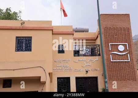 Il villaggio di Imlil, situato nelle montagne dell'alto Atlante alle porte del Parco Nazionale di Toubkal, è il punto di partenza per la salita del Monte Toubkal, wh Foto Stock