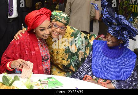 Ikoyi, Nigeria. 11 settembre 2024. L-R: Ministro dell’arte, della cultura e dell’economia creativa, Hannatu Musa Musawa; direttore generale, Centre for Black and African Arts and Civilization, Aisha Adamu Augie; e fondatore, Nike Art Gallery, Chief Nike Davies-Okundaye, durante la tavola rotonda "Corporate Partners" con Corporate Nigeria" del Ministero dell'Arte, della Cultura e dell'economia creativa per commercializzare il piano di crescita dell'economia creativa da 100 miliardi di dollari ai partner aziendali di Ikoyi, Lagos, Nigeria, l'11 settembre 2024. (Foto di Adekunle Ajayi) credito: NurPhoto SRL/Alamy Live News Foto Stock