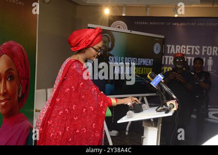 Ikoyi, Nigeria. 11 settembre 2024. Il Ministro dell'Arte, della Cultura e dell'economia creativa, Hannatu Musa Musawa, parla durante la tavola rotonda 'Corporate Partners' con Corporate Nigeria' del Ministero dell'Arte, della Cultura e dell'economia creativa per commercializzare il suo piano di crescita dell'economia creativa da 100 miliardi di dollari ai partner aziendali di Ikoyi, Lagos, Nigeria, l'11 settembre 2024. (Foto di Adekunle Ajayi) credito: NurPhoto SRL/Alamy Live News Foto Stock