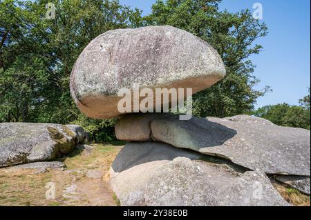 I massi granitici del Pierres Jaumâtres, un gioiello naturale del Limousin , dipartimento della Creuse, vicino a Boussac Foto Stock