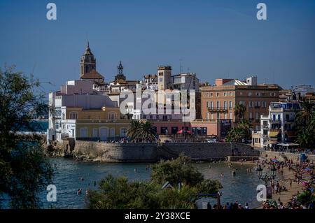 Vista di Sitges dal Santuario di nostra Signora di Vinyet, Sitges, Catalogna, Spagna. Ottobre 2023 Foto Stock