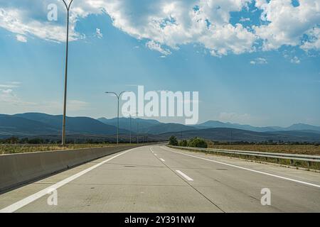 Rural road in the countryside of Georgia Foto Stock