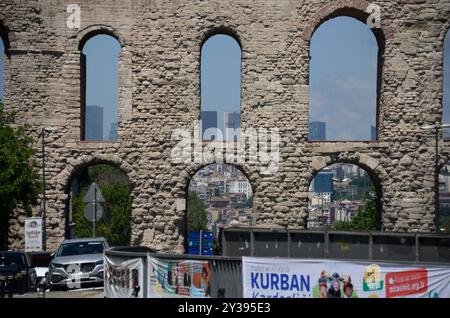 Acquedotto di Valens, Fatih, Istanbul, Turchia, Europa-Asia Foto Stock