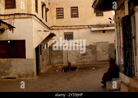 FES, una delle città imperiali del Marocco, famosa per il suo suk e le moschee Foto Stock