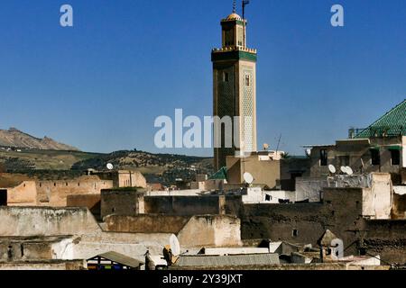 FES, una delle città imperiali del Marocco, famosa per il suo suk e le moschee Foto Stock