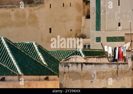 FES, una delle città imperiali del Marocco, famosa per il suo suk e le moschee Foto Stock