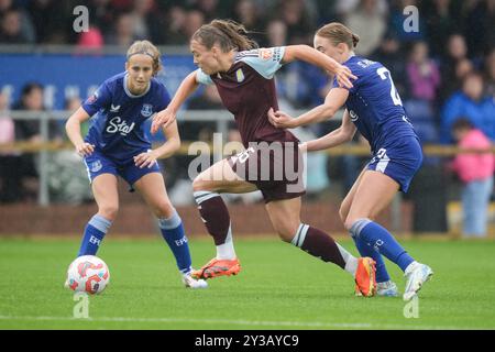 Everton FC vs Aston Villa FC amichevole pre-stagione. WALTON HALL PARK STADIUM, INGHILTERRA - 8 settembre 2024 azione dall'amichevole pre-stagione tra l'Everton FC e l'Aston Villa FC al Walton Hall Park Stadium il 4 settembre 2024 a Liverpool in Inghilterra. (Foto Alan Edwards) Foto Stock