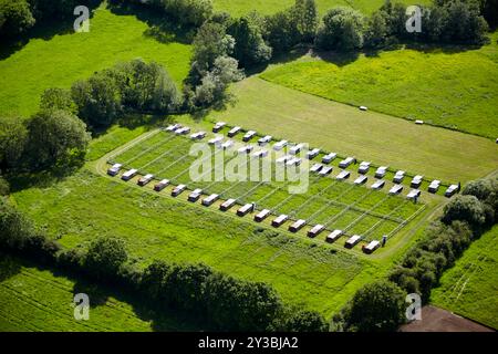 Vista aerea dei recinti per l'allevamento di fagiani nell'Inghilterra rurale Foto Stock