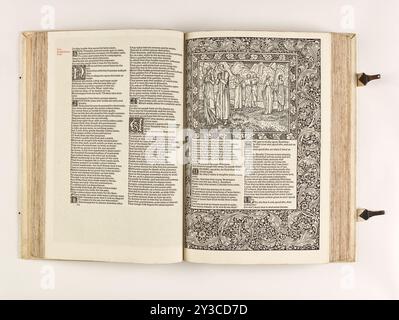 The Kelmscott Chaucer - le opere di Geoffrey Chaucer ora di nuova produzione, 1896. Gli artisti preraffaelliti Edward Burne-Jones e William Morris condividevano l'amore per i libri medievali e la poesia. Collaborarono a "The Kelmscott Chaucer", un volume contenente gli scritti del poeta inglese Geoffrey Chaucer (1343-1400), e considerato da molti come il libro più bello mai stampato. Illustratore: Sir Edward Burne-Jones; Assistente: Douglas Cockerell; Editore: Kelmscott Press; Designer: William Morris; raccoglitore libri: TJ Cobden-Sanderson; Assistente: R Catterson-Smith; fotografo: Sir Emery Walker Foto Stock