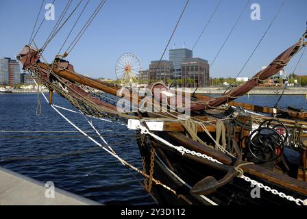 Boom di un veliero tradizionale, Kiel, Schleswig-Holstein, Germania, Europa Foto Stock