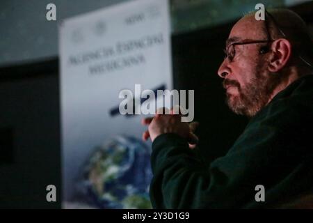 Città del Messico, Messico. 12 settembre 2024. Rodolfo Neri Vela, primo astronauta messicano, tiene una conferenza durante una cerimonia in cui la cupola del planetario "El Gran Ehécatlen" gli è stata intitolata in suo onore. Il 12 settembre 2024 a città del Messico, Messico. (Foto di Rick Cruz/ credito: Eyepix Group/Alamy Live News Foto Stock