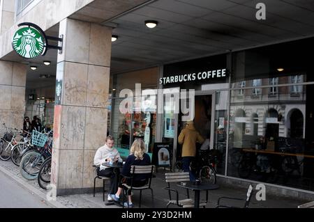 Copenhagen/Danimarca /13 settembre 2024/ Seattle, catena di stelle, Bucks Coffee Cafe nella capitale danese Copenhagen. Foto. Francis Joseph Dean/Dean Pictures non per uso commerciale Foto Stock