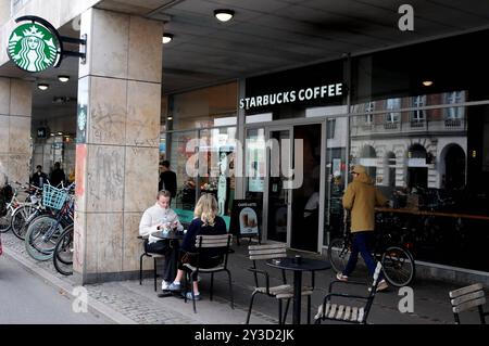 Copenhagen/Danimarca /13 settembre 2024/ Seattle, catena di stelle, Bucks Coffee Cafe nella capitale danese Copenhagen. Foto. Francis Joseph Dean/Dean Pictures non per uso commerciale Foto Stock