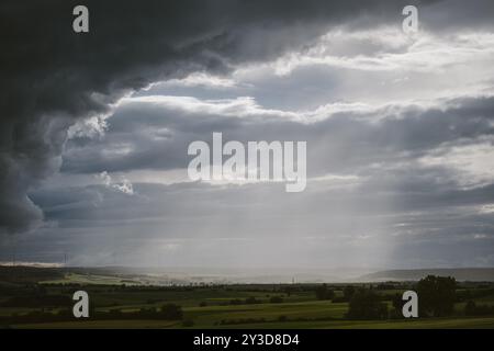 Si avvicina il temporale nel distretto di Hassberge nella bassa Franconia Foto Stock