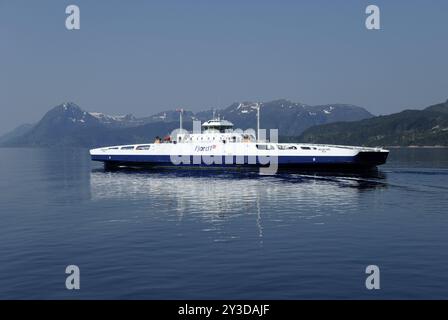 Traghetto Moldefjord, Molde, Moere og Romsdal, Norvegia, Europa Foto Stock