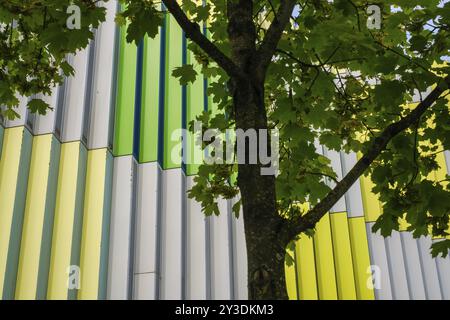 Facciata colorata del centro commerciale mira sulla Nordhaide a Monaco Foto Stock