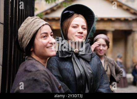 Cast di extra sul set durante le riprese di Frankenstein di Guillermo del Toro a Edimburgo. Data foto: Venerdì 13 settembre 2024. Foto Stock