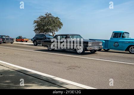 Gulfport, MS - 4 ottobre 2023: Vista grandangolare dell'angolo anteriore di una Chevrolet Chevelle Malibu SS Hardtop Coupé 1964 ad una mostra di auto locale. Foto Stock