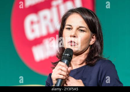 Cottbus, Germania. 13 settembre 2024. Annalena Baerbock (Alleanza 90/Verdi), ministro degli Esteri, parla ad un evento elettorale a Cottbus. Le elezioni per il parlamento dello Stato del Brandeburgo si svolgeranno il 22 settembre 2024. Crediti: Frank Hammerschmidt/dpa/Alamy Live News Foto Stock