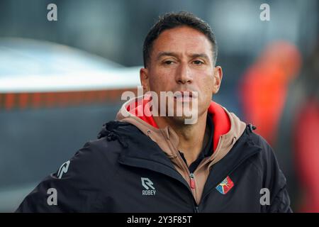 Rotterdam, Paesi Bassi. 13 settembre 2024. ROTTERDAM, PAESI BASSI - 13 SETTEMBRE: L'allenatore Anthony Correia del Telstar durante la partita olandese Keuken Kampioen Divisie tra Excelsior Rotterdam e Telstar al Van Donge & De Roo Stadion il 13 settembre 2024 a Rotterdam, Paesi Bassi. (Foto di Hans van der Valk/Orange Pictures) credito: dpa/Alamy Live News Foto Stock