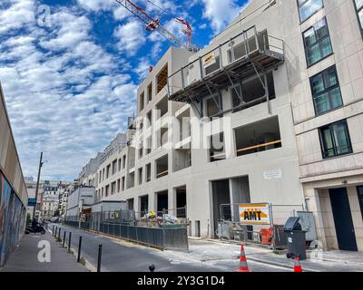 Parigi, Francia, cantiere di costruzione residenziale Francia, facciata dell'edificio di abitazioni parigine, foyer di appartamenti, sviluppo di edilizia residenziale plurifamiliare Foto Stock